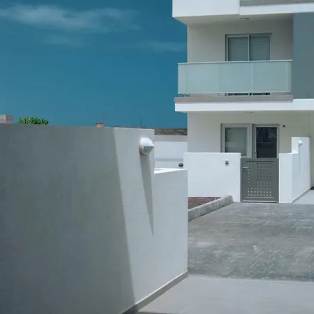 Okeanos 1 Bedroom With Terrace Lt2-t * El Medano (Tenerife)